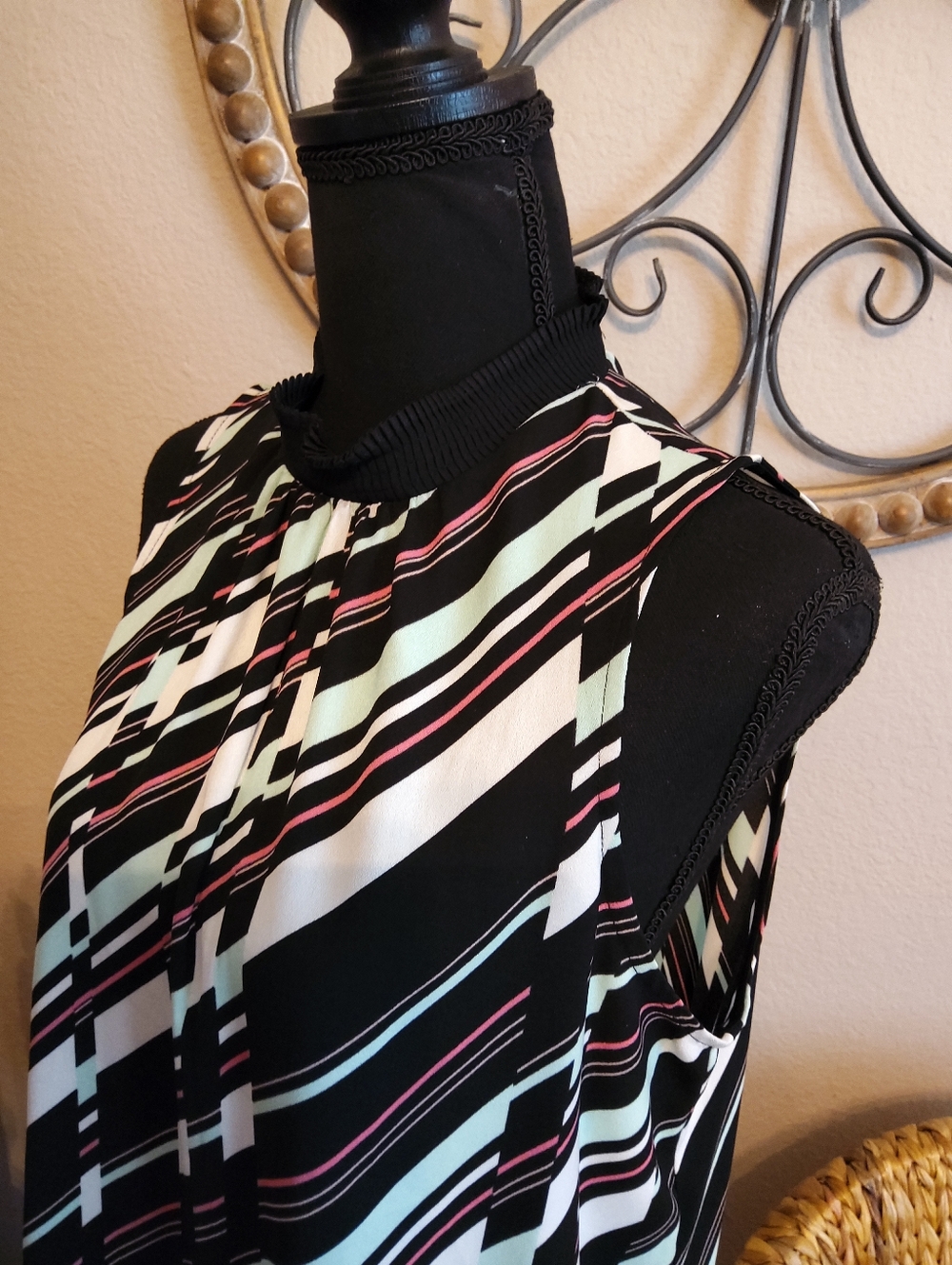 Elle Sleeveless Camisole in Black, White, Mint & Pink - Picture 5 of 11
